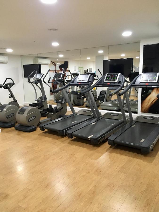 New Central Woking 1 And 2 Bedroom Apartments With Free Gym, Close To Train Station Exterior photo